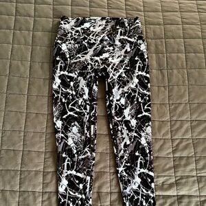 Discontinued K-Deer Sneaker Length Large leggings Paint Splatter  Like New
